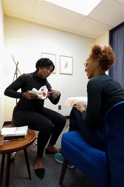 How can pelvic floor physical therapy help Endometriosis pain ...