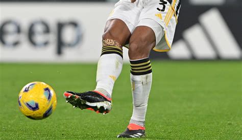 ADIDAS PRESENTS NEW PREDATOR PACK! - Juventus