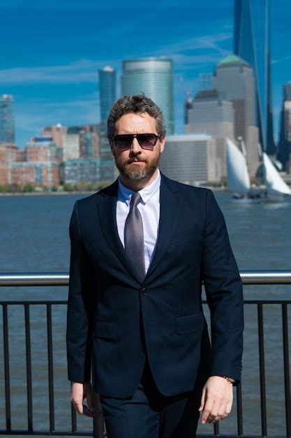 Prestine Business Man in Suit 的图像结果