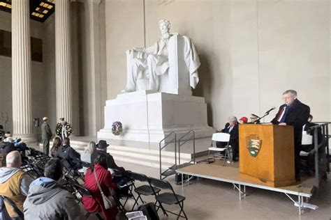 Ceremony for Abraham Lincoln’s Birthday held at Lincoln Memorial - WTOP ...