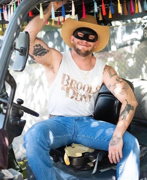 Pin von Jimmy Shay auf Orville Peck 💜💜💜