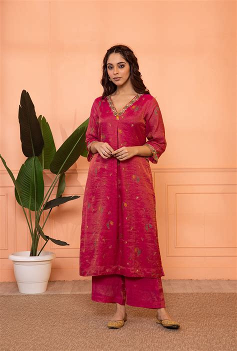 Pink V-Neck Box Pleat Sia Kurta Set