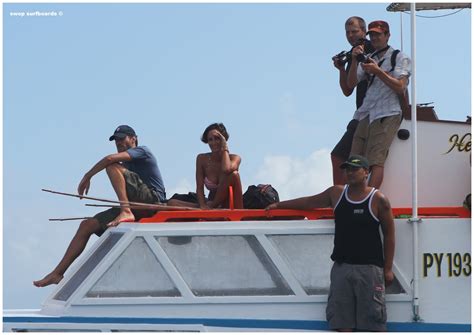 Teahupoo Code Red 的图像结果