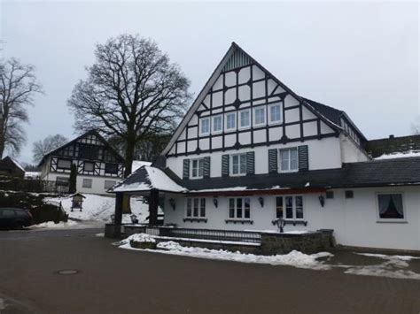 LANDHOTEL HALBFAS-ALTERAUGE (Drolshagen) - Guesthouse Reviews, Photos ...