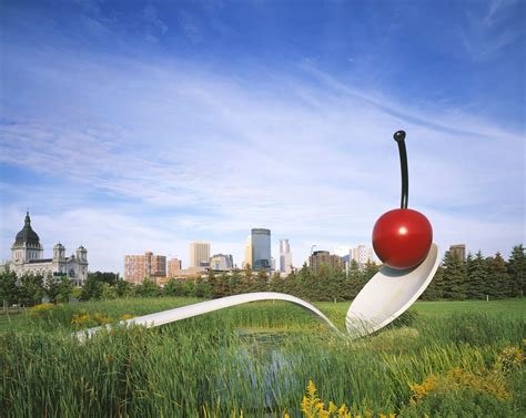 World's Largest Spoonbridge and Cherry Sculpture, world record in ...