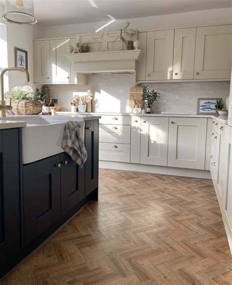 21 Herringbone Wood Floor Patterns for Your Next Project