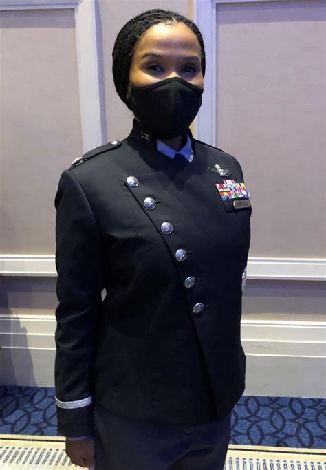 U.S. Space Force Dress Uniform 的图像结果
