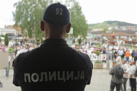 Novi Pazar: Sukob građana i policije ispred Državnog univerziteta ...