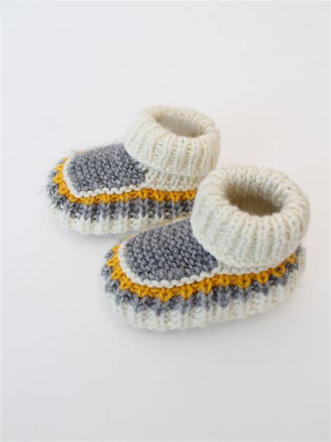 Woonie Handknitted Baby Booties - Grey