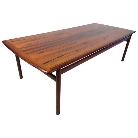 Mid-Century Modern Coffee Table For Sale at 1stDibs