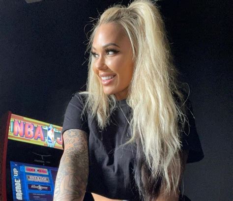 bunnie xo makeup artist
