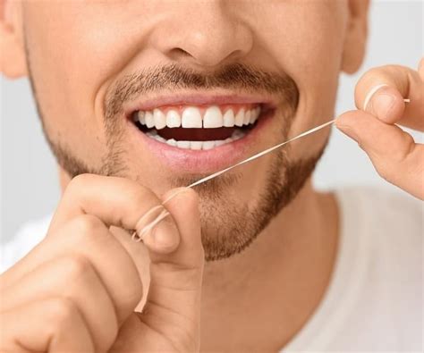 Flossing Cuts Stroke Risk By Up to 44 Percent | Newsmax.com
