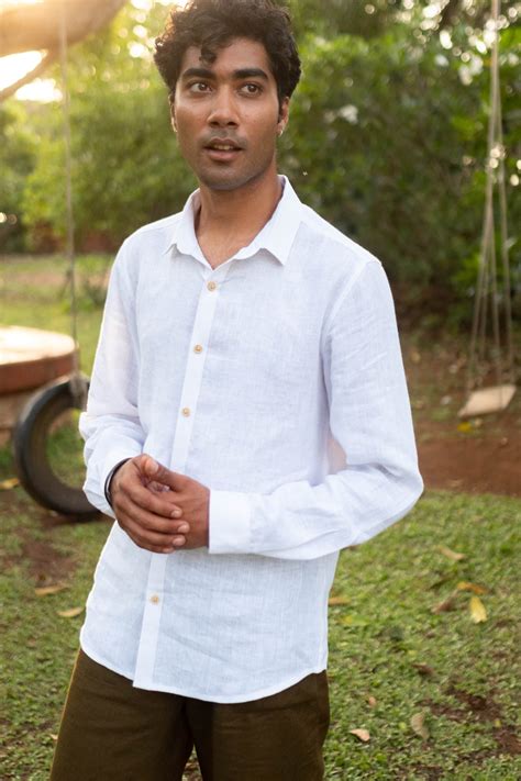 The Linen Pocketless Shirt