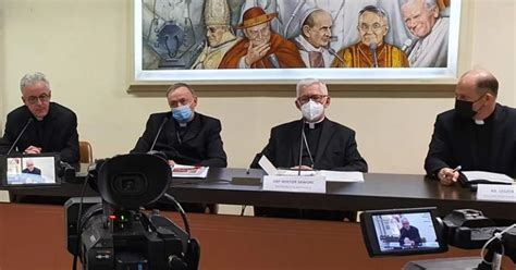 Wizyta ad limina w Watykanie. Bp Andrzej Jeż o współczesnej rodzinie na ...