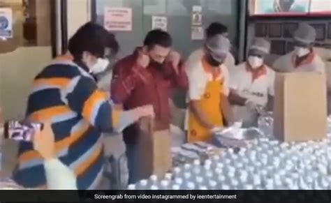 Salman Khan ने फ्रंटलाइन वर्करों को भेजे खाने के पैकेट, देखें वायरल ...