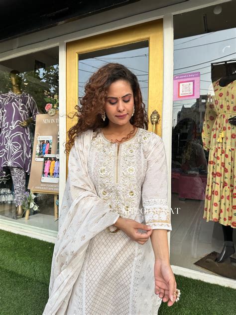 WHITE COTTON SUIT WITH EMBROIDERY – Khoobsurat Eva