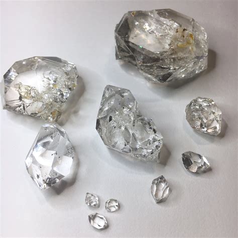 Herkimer Diamond Unveiled: Discover Its Meaning, Uses & Benefits