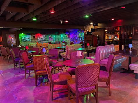 A Travel Writer’s Guide to the Best Bars in Memphis by Forbes | The Vendry