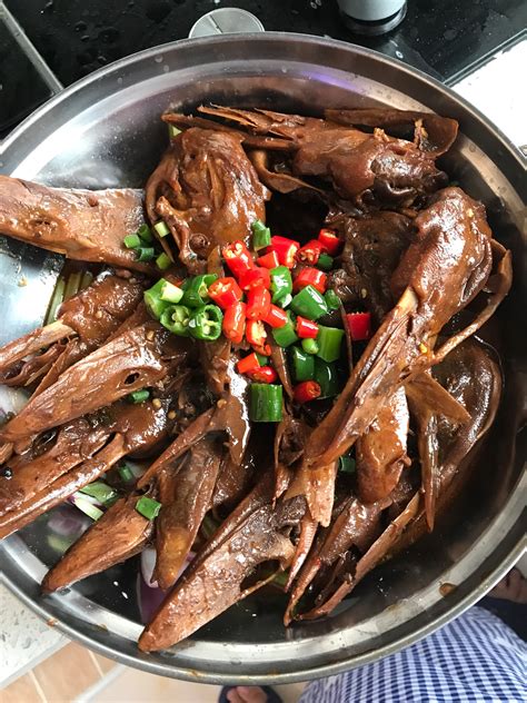 干锅鸭头怎么做_干锅鸭头的做法_豆果美食