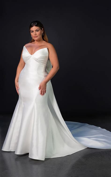Fit-and-Flare Wedding Dress with Detachable Bow Train