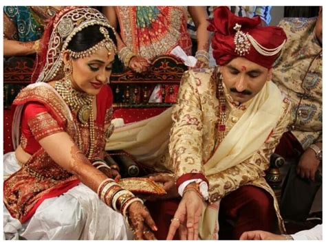 पहली नजर में दे बैठे दिशा वकानी को दिल, जेठालाल से अलग है एक्ट्रेस के ...