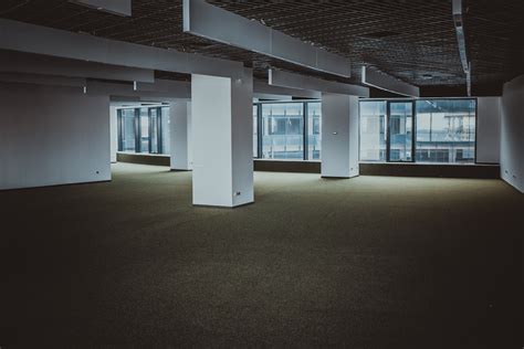 Empty Building 的图像结果