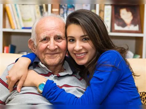 Alzheimer's: Alzheimer’s: Early signs to watch out for include mood ...