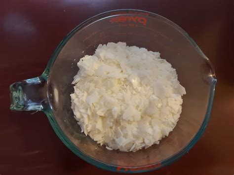 How To Melt Candle Wax - Candleers