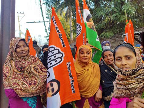 UP: Priyanka Gandhi Highlights Issues of Unemployment, Job Recruitment ...