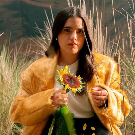 RETUMBANDO EN EL CORA (Lyrics in English) - Camila Fernandez