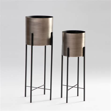 Best Antique Stands for Balcony Decor & Flower Vase - Indecrafts