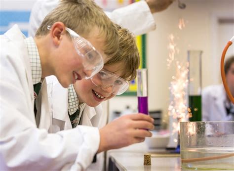 Science Lab Experiments 的图像结果