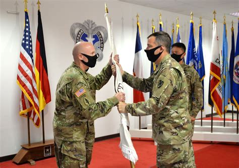 USAMMC-E says farewell to retiring commander during Change of Command ...