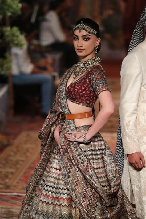 JJ Valaya's 'Muraqqa' at ICW'24, was a tale of three cities, united by ...
