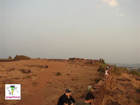 Chapora Fort (Vagator Beach, North Goa) | Travel blog LyapaTravel