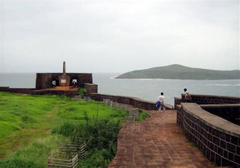 Bhagavati fort (Ratnadurga fort)
