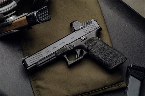 Understanding Hammer-Fired Vs. Striker-Fired Pistols: Which Is Right ...