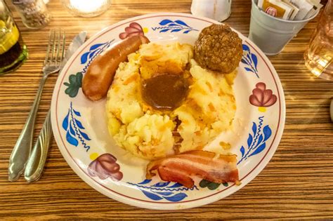 18 Traditional Dutch Foods to Try - Travel Addicts