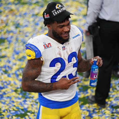 Budweiser Black Crown Commercial Cast