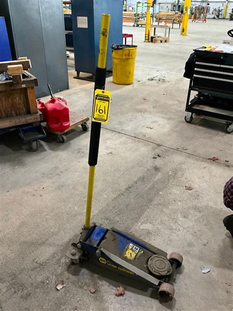 NAPA 3-1/2-Ton Floor Jack