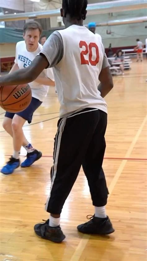 Basketball Tutorial Moves 的图像结果