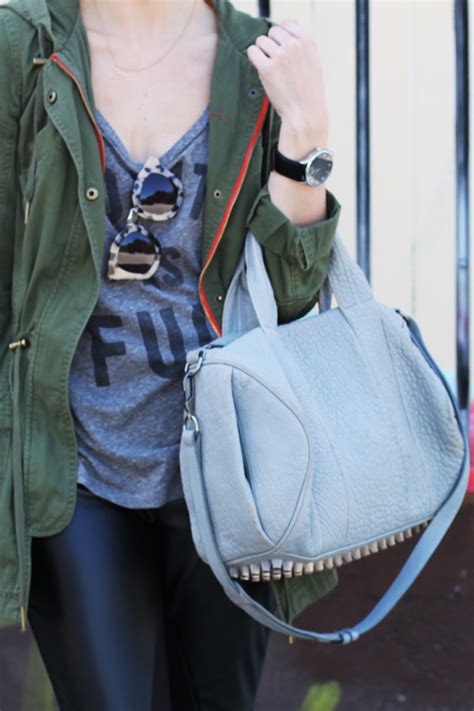 Wear Shoes 的图像结果