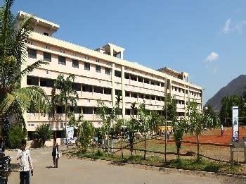 Nova College of Pharmaceutical Education and Research : Ranking ...