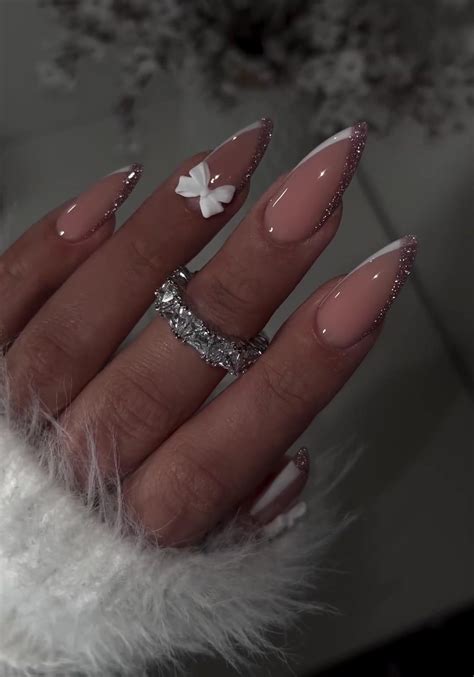 25 2024 Almond Nails to Inspire You | Simple nails, Gel nails, Stylish ...