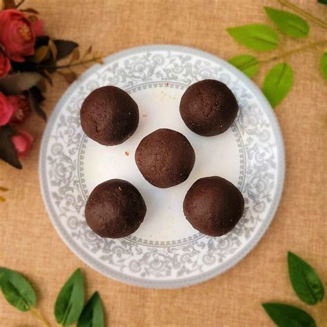 Indulge in Chocolate Laddus - Perfect Sweet Treat! – SweeDesi