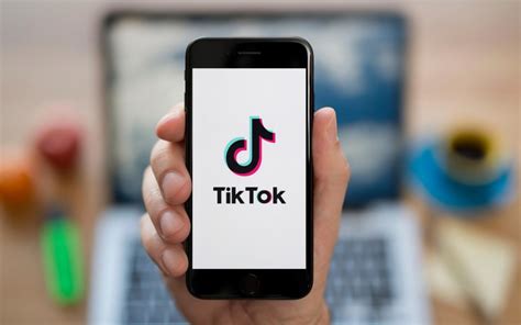 Tik Tok Logo Social Media Sign Tik Tok Icon On Transparent Background ...