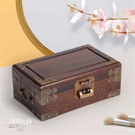 车祸买什么礼物好最新素材