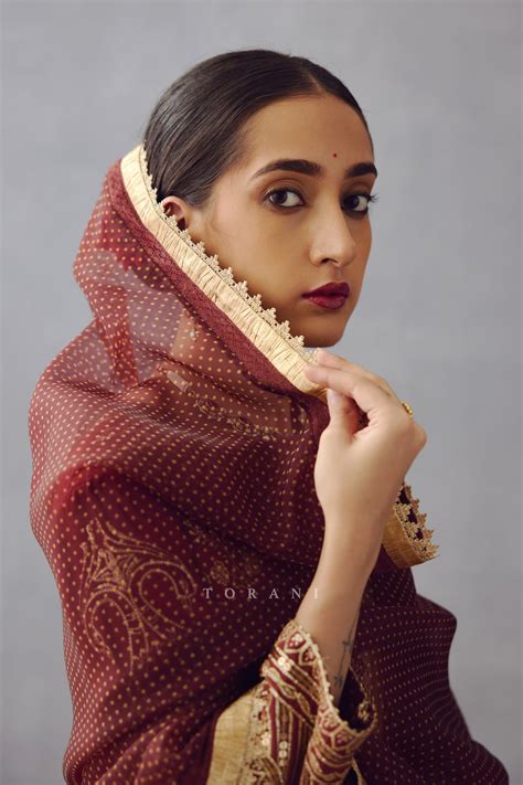 Gulnar Zarin Odhni – Torani India