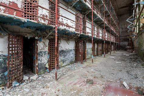 The Tennessee State Prison: Tennessee Ghosts & Legends - Lyle S. Russell