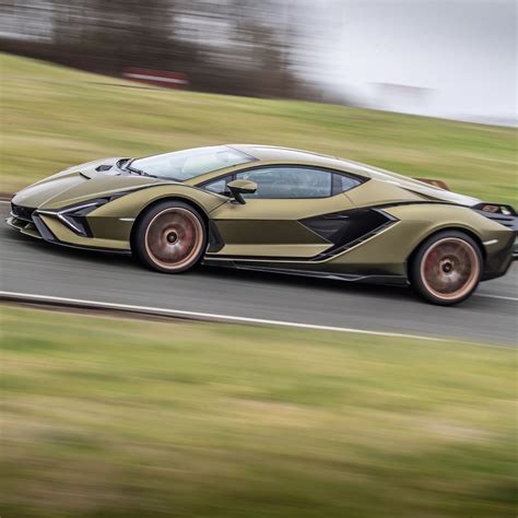 Download wallpaper movement, speed, Lamborghini, Lambo, side view, Sian ...